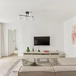 Moderne Scandinavian Appart Close To Tour Eiffel